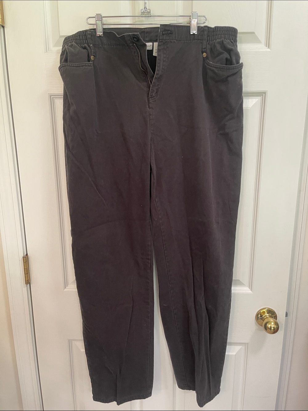 Kim Rogers Men's Elastic Waist Chinos in Dark Gray